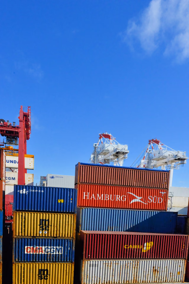 Gantry crane container handling